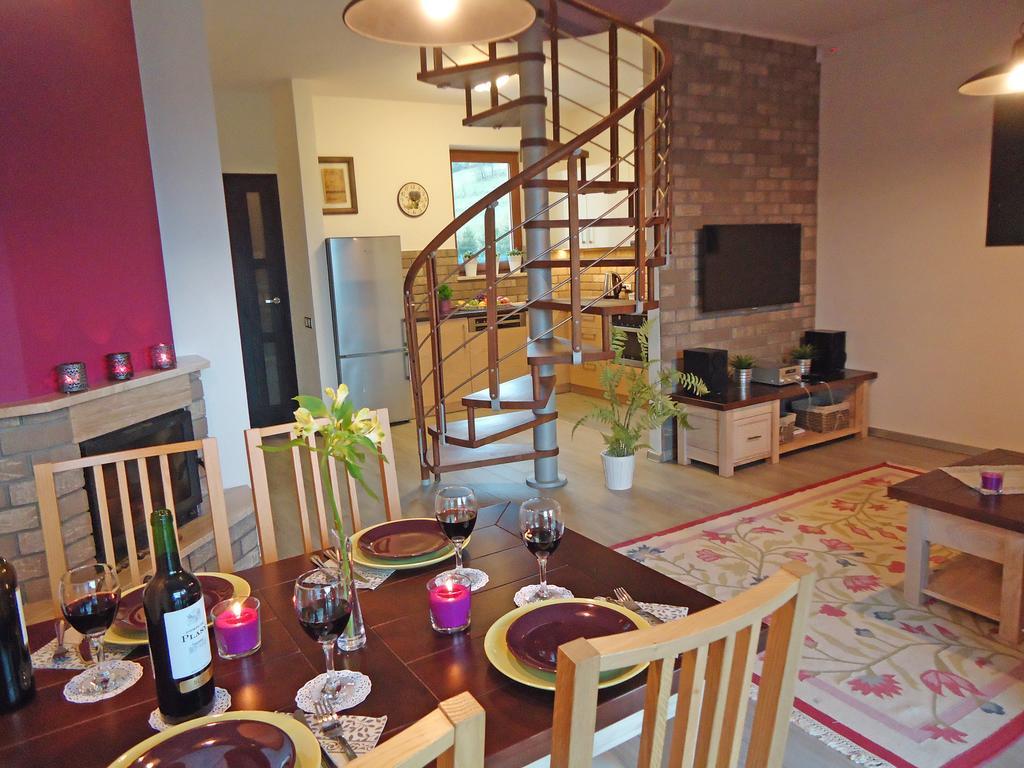 Apartament Szarotka *